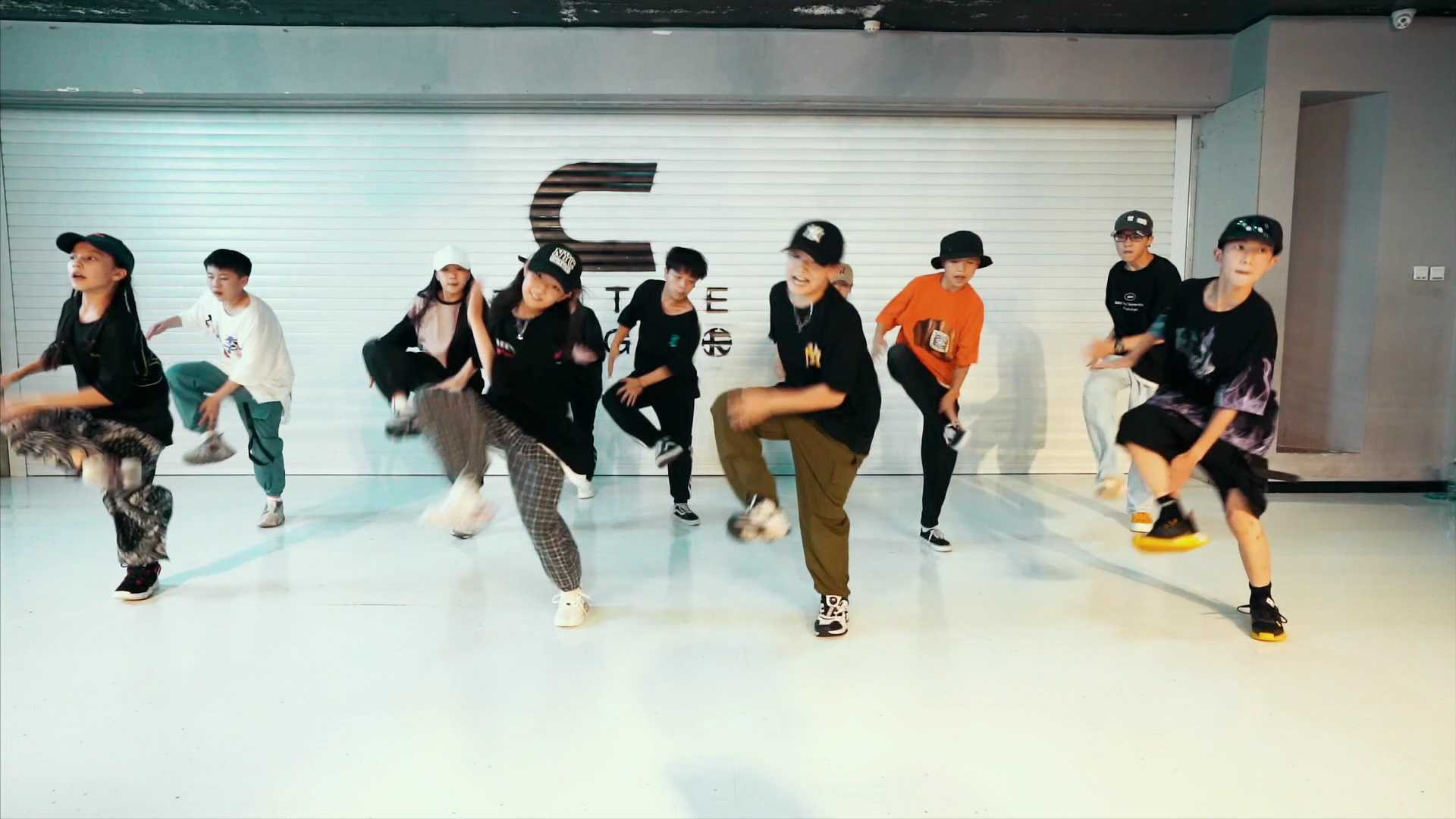 old school元素好好看贝卡舞蹈为你推荐自动连播02:09户外跳街舞 2022