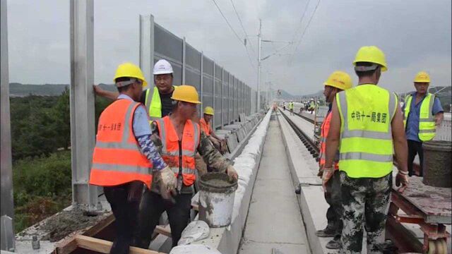 爱国卫生运动进企业!“黄黄铁路”工地食堂实行四级管理,保证职工吃得好