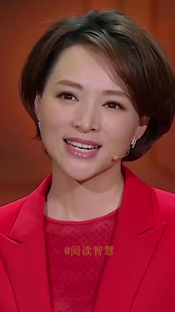 董卿:当有一天我们会发现,抛开一切世俗的附加,我们所坚守的信念和本