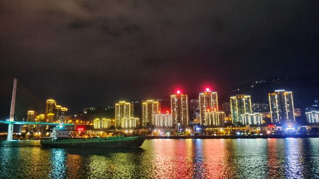 重庆涪陵,乌江边亮丽的明珠,比得上上海外滩