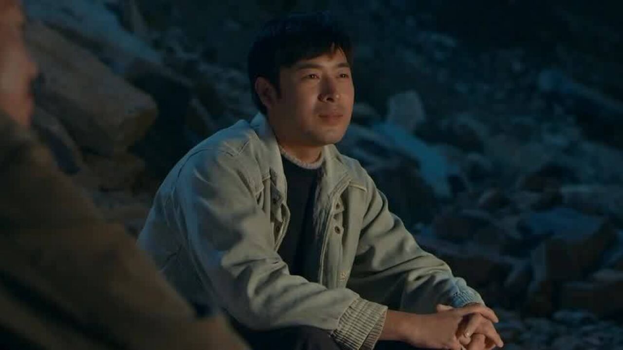 村路弯弯:支书看出交通员跟女村民关系不一般,原来真有故事啊