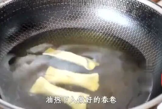 1把韭菜,2个鸡蛋,手把手教你炸春卷,外酥里嫩,味道格外鲜美