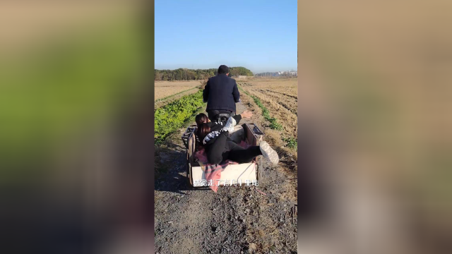 不小心倒在老大爷车子里,被拉了几十里地.