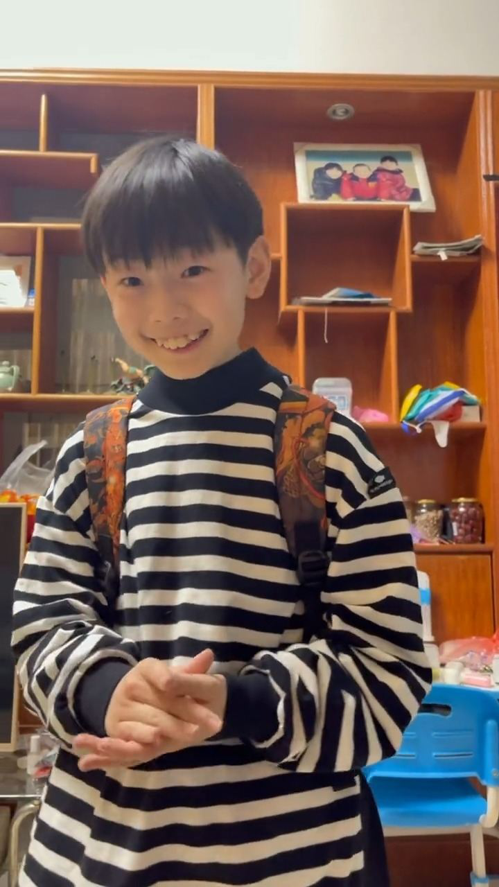 每天张典都挨揍一次。#典典的卑微生活_腾讯视频