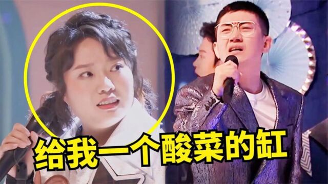 40岁金志文再次刷屏!新歌《乘风破浪》火遍网络,既搞笑又魔性!