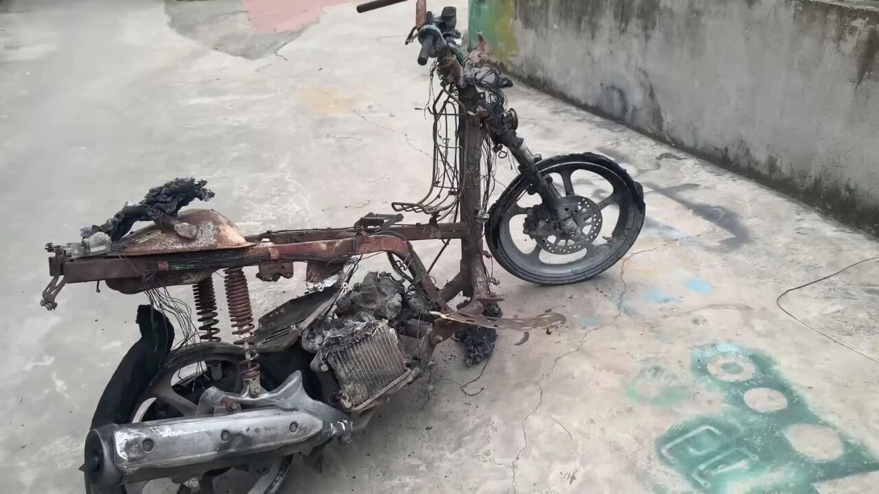 全面修复一辆报废的摩托车,从破烂不堪到焕然一新!