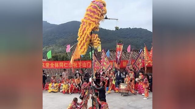 联义堂醒狮暨下山门春节联欢活动之旧郎村醒狮爬高杆