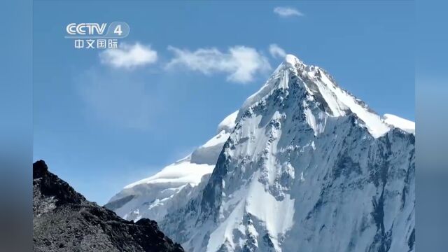 夏塔当地人认为雪山很神圣的,它提供整个昭苏地区的水资源