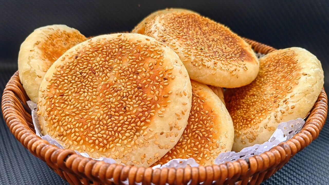 做起来不会翻车的油酥糖烧饼,外皮金黄酥脆,里面柔软多层.太香了