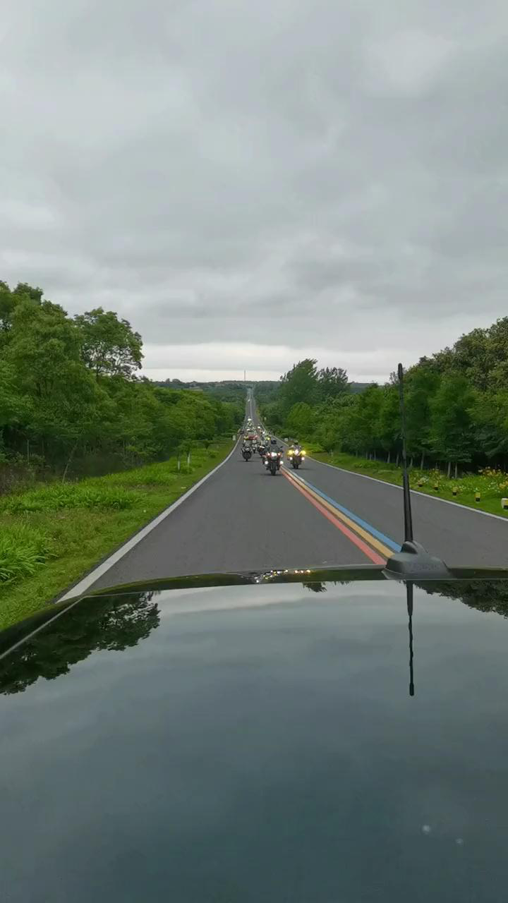 网友"嘟嘟":观山溧阳最美天路,每一个精彩瞬间都值得记录.