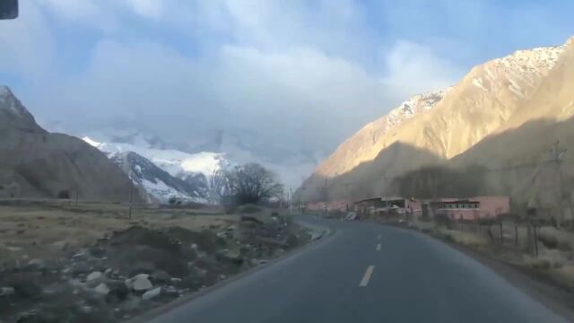 徒步登顶喀什努尔慷雪山全过程,雪山美景终生难忘,最美风光在顶峰