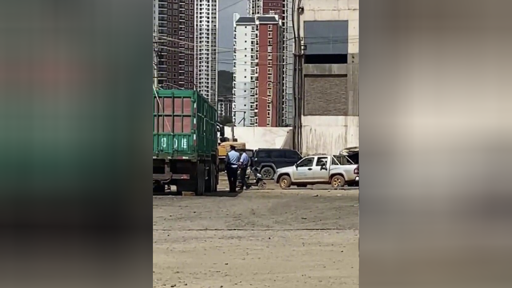 昆明一停车场内一货车停放多日,司机被发现早已身亡,初步排除案件可能