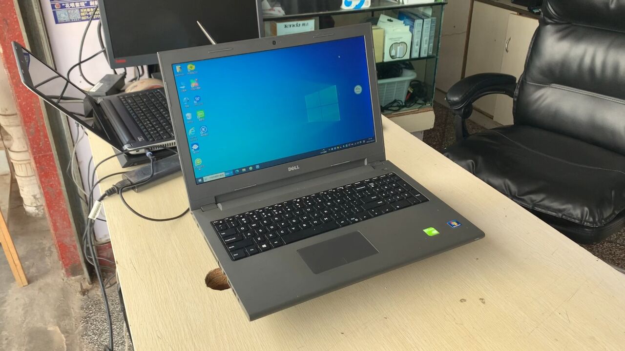 15.5寸戴尔灵越3542,i5四代,8g内存,256固态,2g独显,690包邮