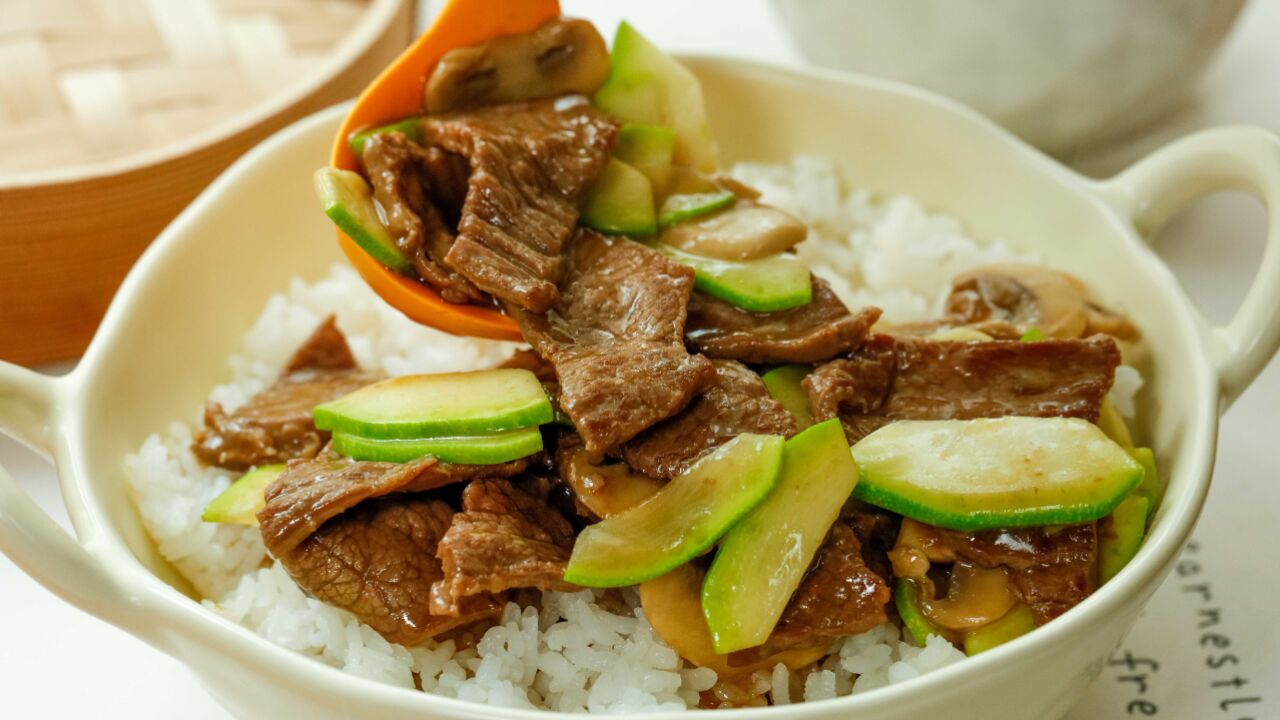 口蘑西葫芦炒牛肉【宝宝辅食】