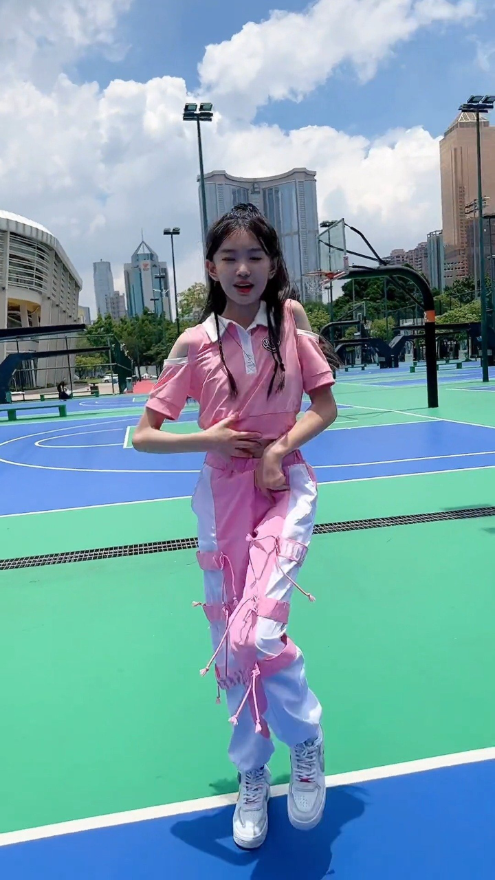 《偶像万万岁》舞蹈来啦!这天气真的热宋小睿宋小睿舞蹈偶像