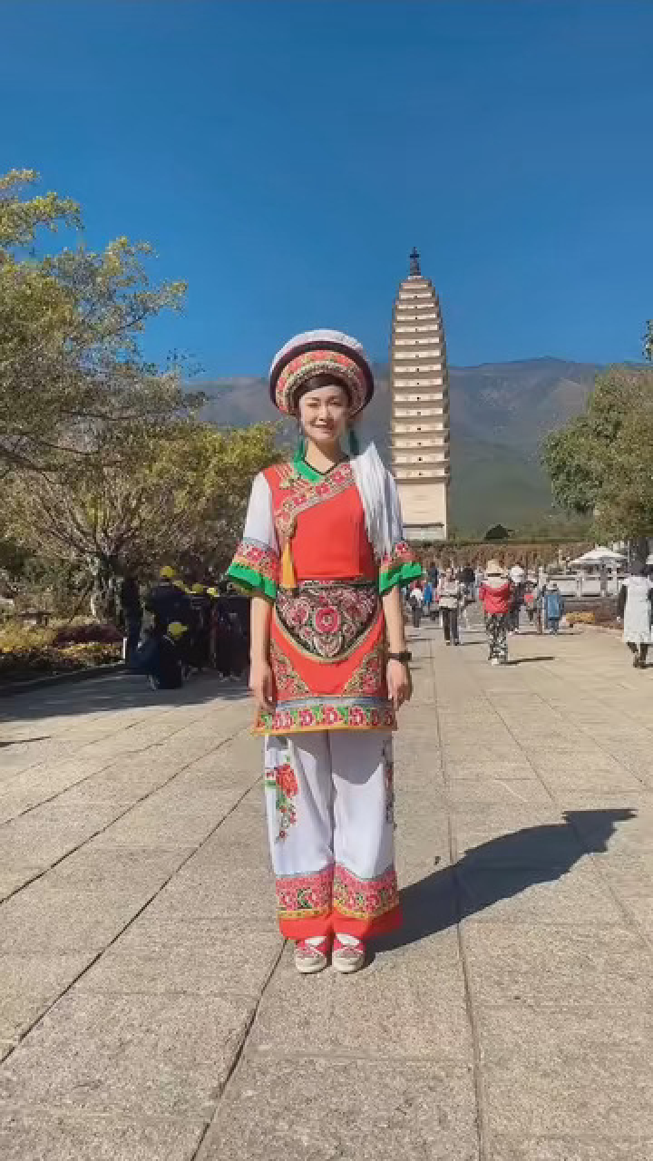 漂亮的白族姑娘 #追着春风去云南 #宠己变美季