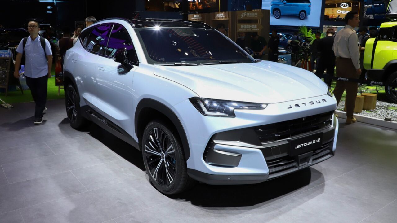 奇瑞终于变聪明了!捷途x-2实拍,设计更精致,配cdm插混