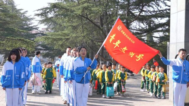 沂源县历山幼儿园青年文明号烈士陵园祭扫活动