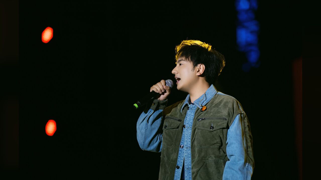 海来阿木  深情演唱《阿果吉曲》5.20攀枝花红格音乐节现场