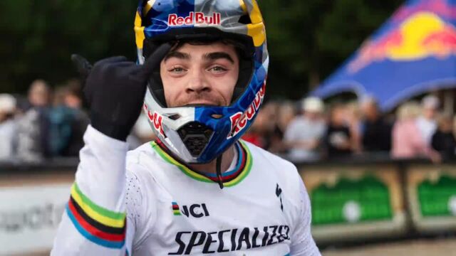 UCI世锦赛五冠王Loic Bruni简直不给其他车手机会,在Crankworx速降赛强势夺冠#自行车比赛