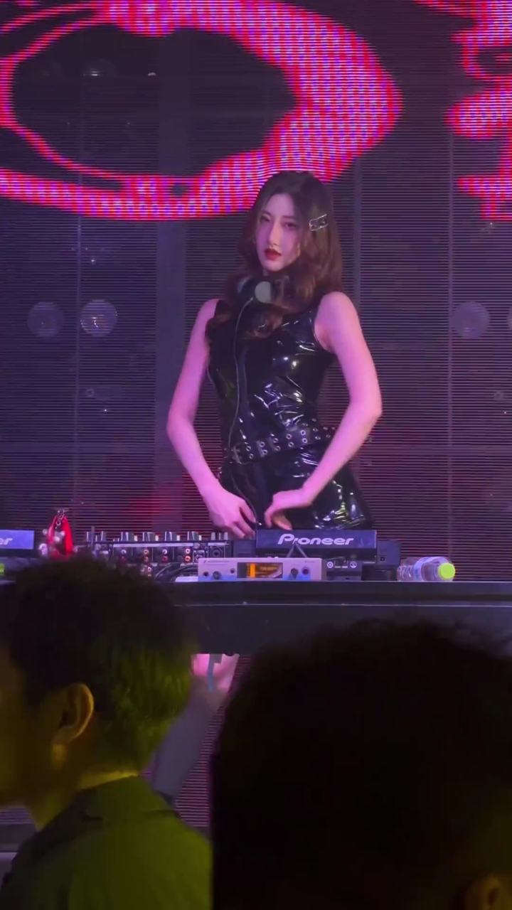 老婆 喜欢我就摇#dj谢朵儿