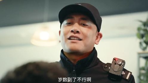 惹谁不好你惹他，不知道他三岁就开始拿刀了吗！电影东北警察故事看东北警察故事武打魂又燃起来了