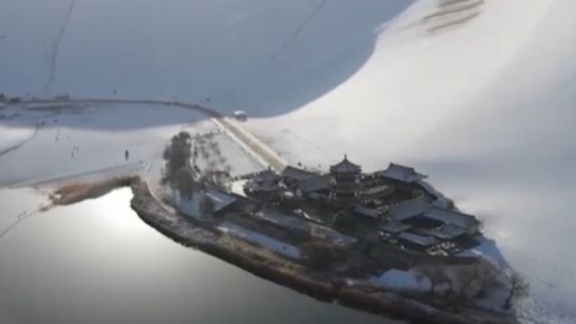 雪情雪景,甘肃敦煌,雪落鸣沙山,冬遇月牙泉