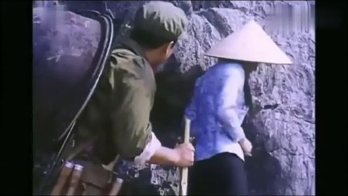 马强：越军女特工太狡猾,战士给她吃的,转身就掏出一把步枪！