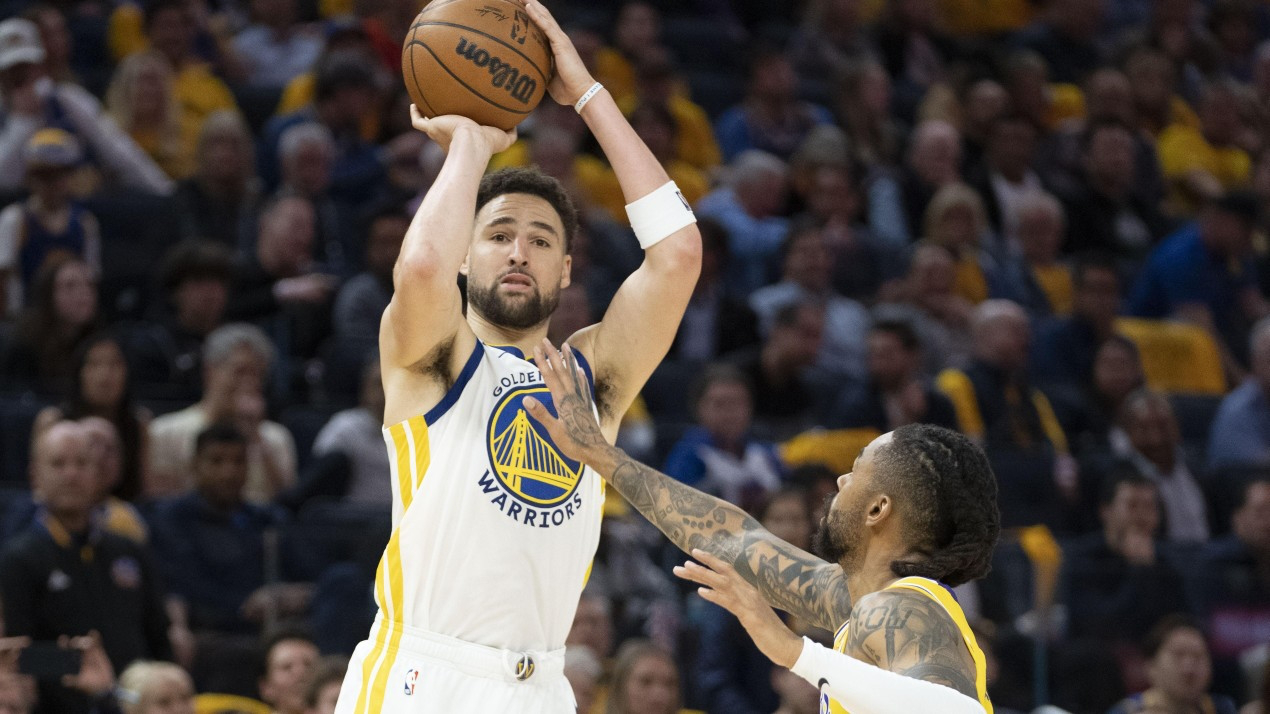 金州拉文有点羡慕!克莱中国行活动中上演空接扣篮 与军哥比拼三分