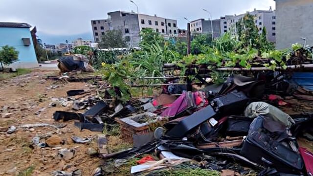 极端暴雨袭福建:箱包厂百万货品和机器被冲走,一座桥梁深夜垮塌