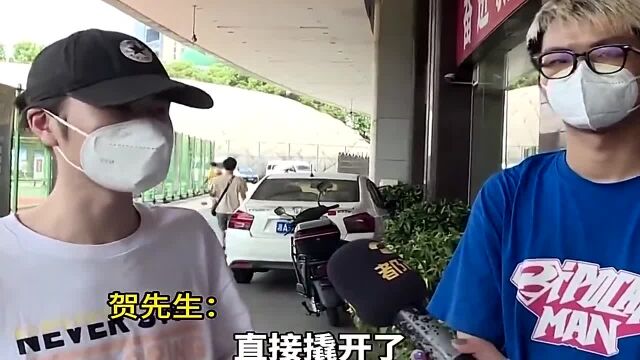 游泳馆更衣室丢了手机,经理:贴了告示,且无法证明在这丢的