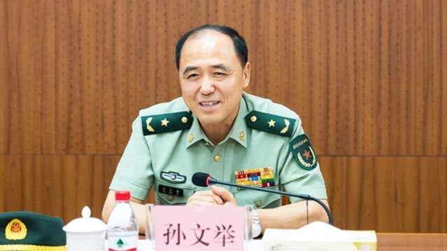 媒体:孙文举少将回内地任浙江省军区政委,其曾先后荣立三等功6次