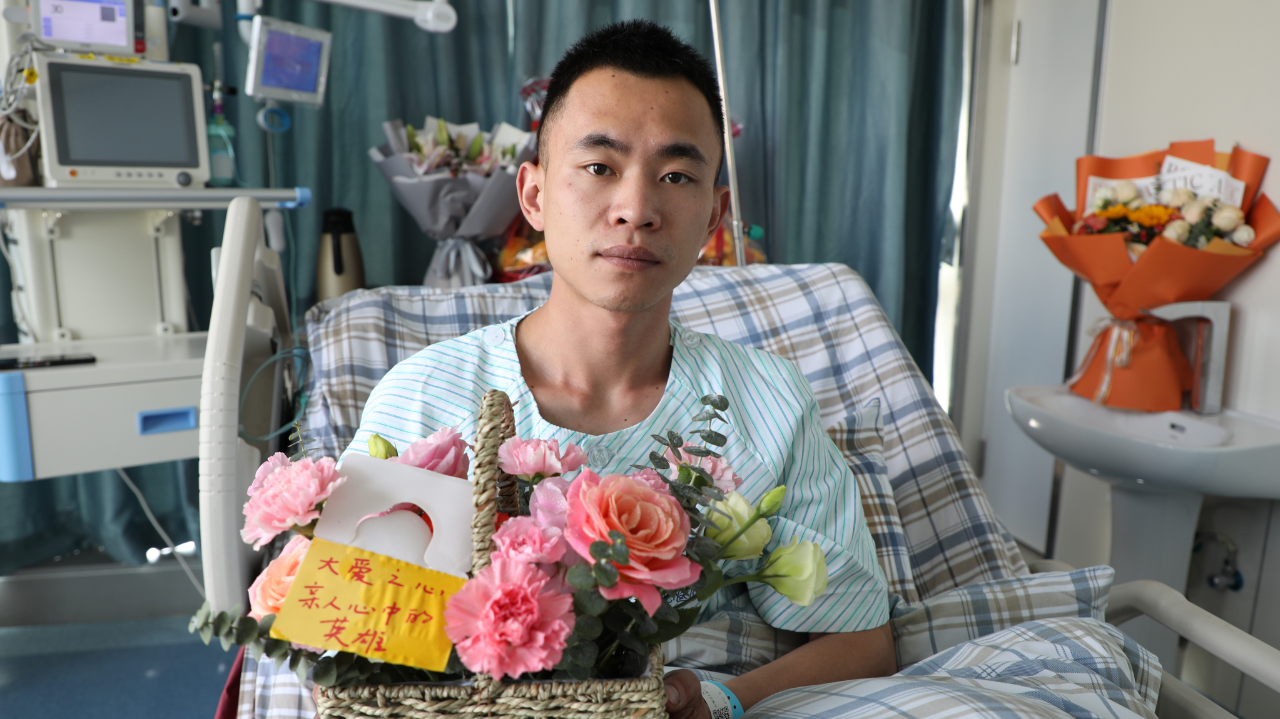 对话火场救人的广东武警:部队训练出专业反应,弟弟也想入伍