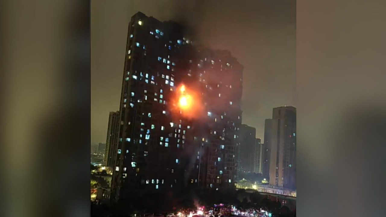 南京高层住宅凌晨突发火灾:4人遇难多层楼陷入火海