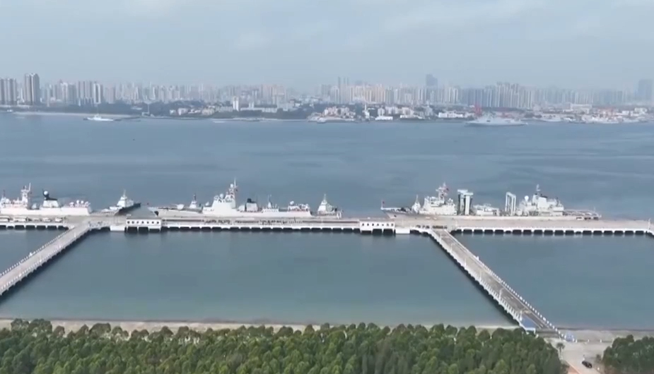 海军第46批护航编队起航奔赴亚丁湾,任务官兵共700余人