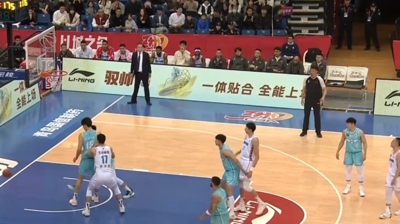 「CBA」青岛胜北京 杨瀚森首次面对周琦_腾讯新闻