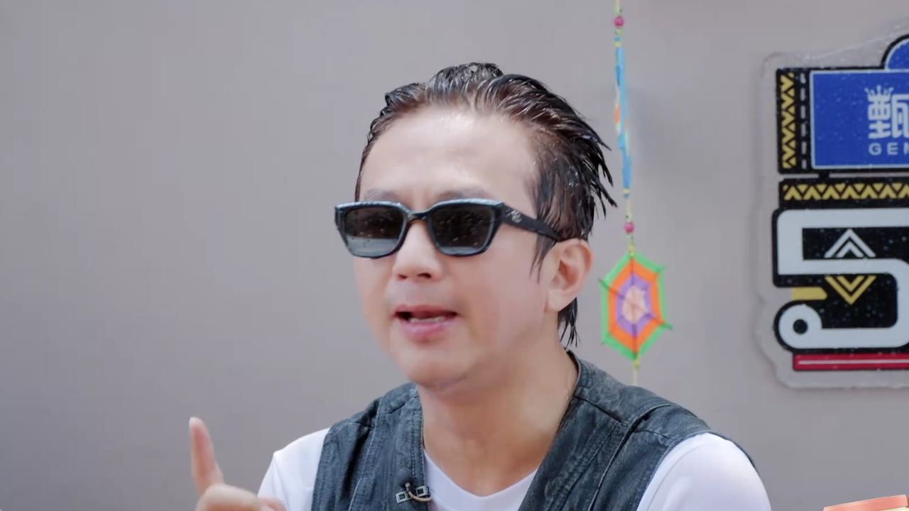 哈哈哈哈哈 第4季丨超哥唱歌主打一个freestyle但情绪到位