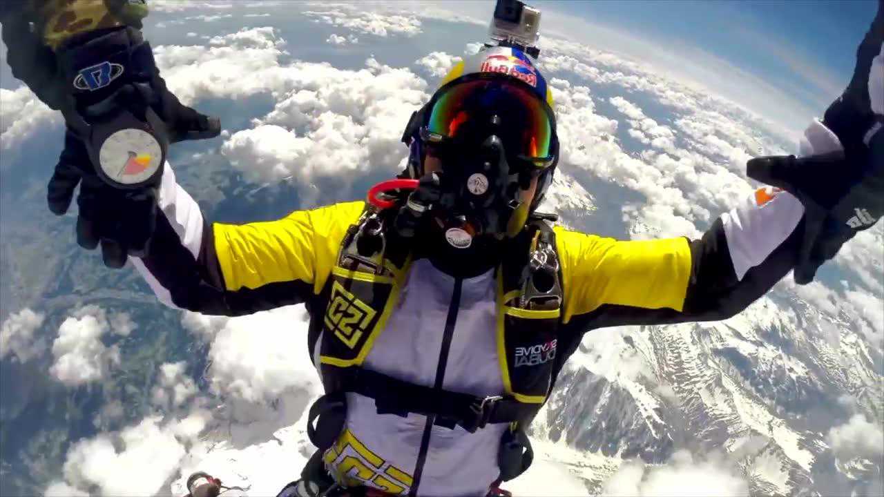 千万不要闭眼 第一视角带你体验从10000米高空坠落