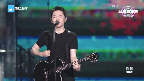 浙江卫视2019年中音乐盛典_梁博《黑夜中》唱出身临其境感你我走在清凉夜色中云层隐藏着繁星_腾讯视频
