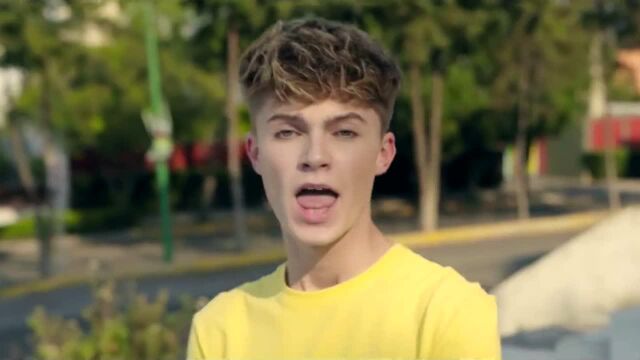 HRVY、Stylo G《La La La La》