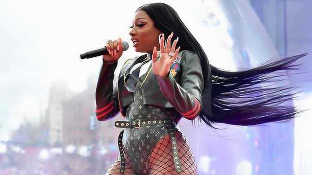 Megan Thee Stallion Performs 'Hot Girl Summer' & 'Cash Shit' | 2019 Video Music Awards