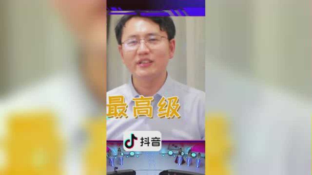 “欧洲领队”李欣深受顾客的喜欢,收到很多表扬锦旗