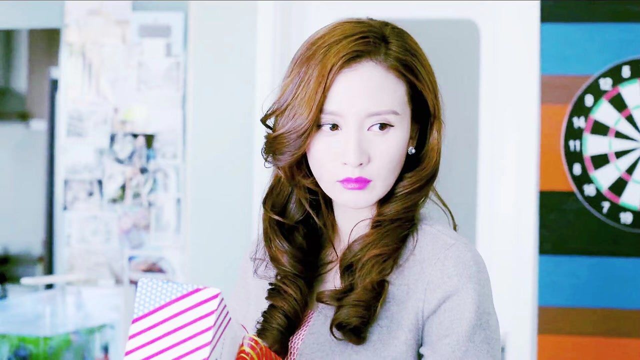 离婚律师张萌发现离婚律师与前夫有染怒砸其家