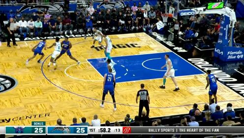 《NBA全场集锦》黄蜂连拿5分一举反超 罗斯当即三分回应浇灭反击气焰