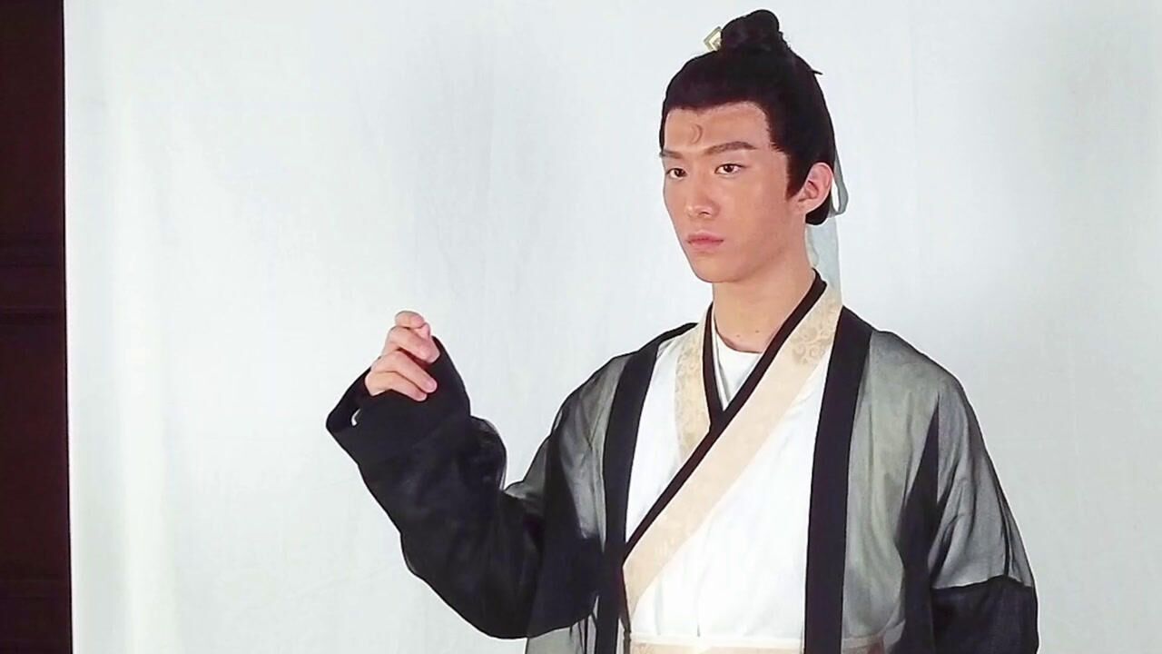 范丞丞少年包拯造型正气凛然，活脱脱一部《青春包青天》_高清