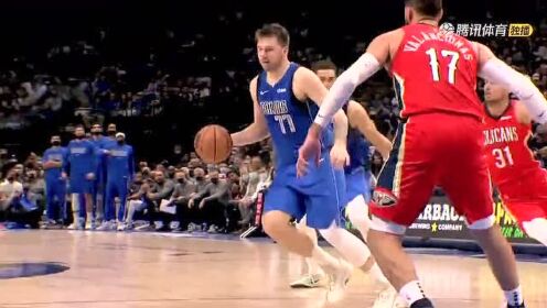 《NBA全场集锦》东契奇助飞鲍威尔一飞冲天暴力虐筐 精彩配合DJ潮爷连连鼓掌