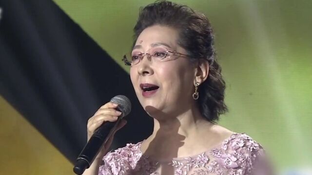 关牧村深情演唱歌曲《故乡的小巷》