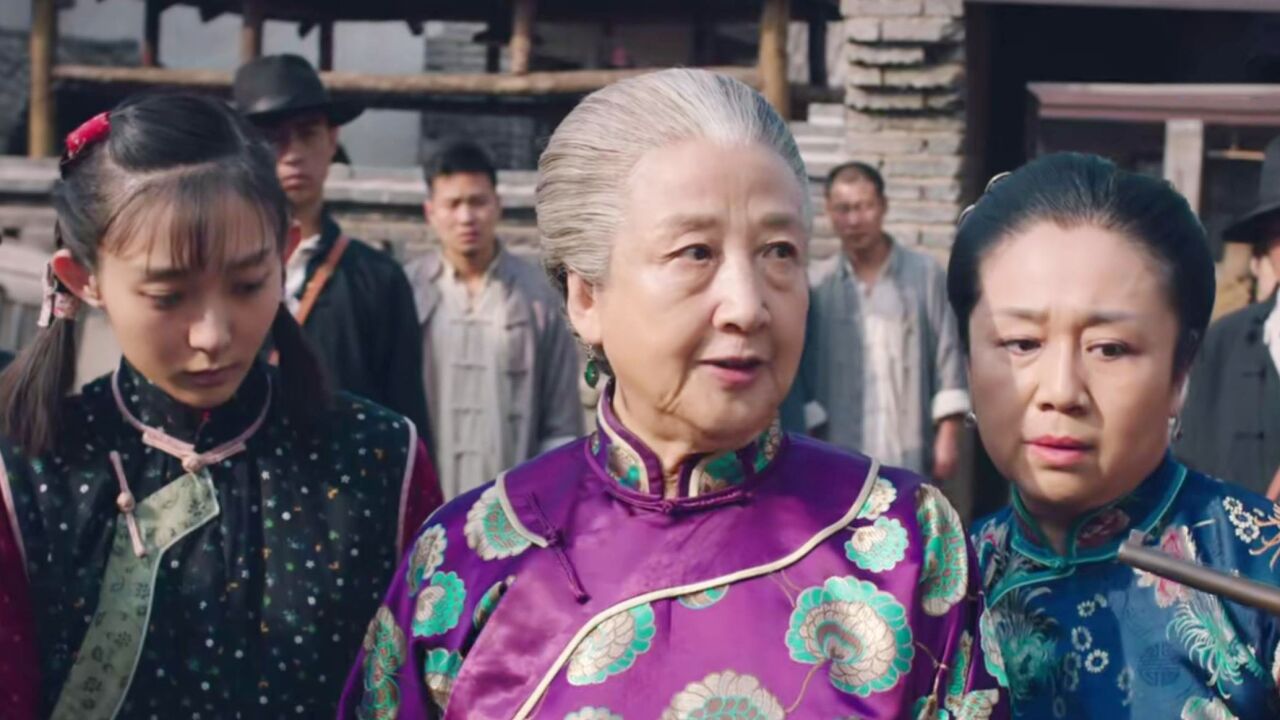 精彩!霸气老太怼的蛮横恶霸哑口无言_腾讯视频