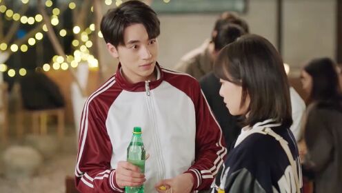 昔日男神重穿高中校服,宋茜梦回少年时代