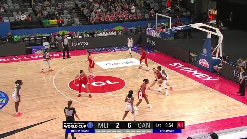 《FIBA》阿琼瓦掏球完成抢断 顺势反击送精妙助攻